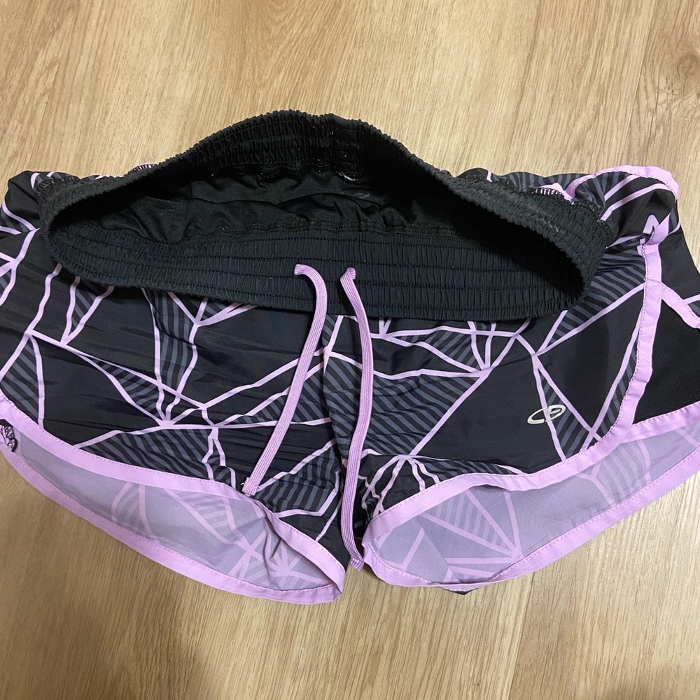 Exercise shorts - Picture 3 of 4